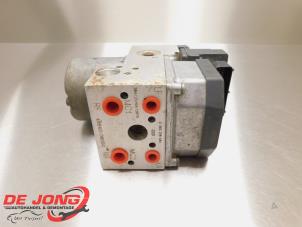 Gebruikte ABS Pomp Ssang Yong Rexton 2.9 TD RJ 290 Prijs € 48,99 Margeregeling aangeboden door Autodemontagebedrijf de Jong