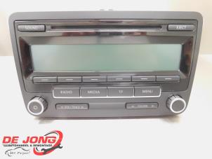 Gebruikte Radio CD Speler Volkswagen Tiguan (5N1/2) 1.4 TSI 16V 4Motion Prijs € 23,99 Margeregeling aangeboden door Autodemontagebedrijf de Jong