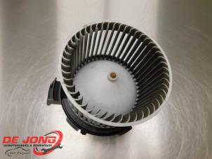 Gebruikte Chaufage Ventilatiemotor Ford Ka II 1.2 Prijs € 4,90 Margeregeling aangeboden door Autodemontagebedrijf de Jong