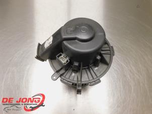Gebruikte Kachel Ventilatiemotor Volkswagen Crafter 2.0 TDI 16V Prijs € 34,99 Margeregeling aangeboden door Autodemontagebedrijf de Jong