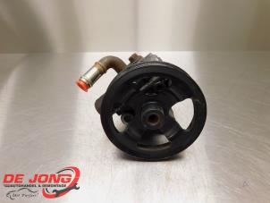 Gebruikte Pomp Servo Toyota Corolla Verso (R10/11) 2.0 D-4D 16V Prijs € 34,99 Margeregeling aangeboden door Autodemontagebedrijf de Jong