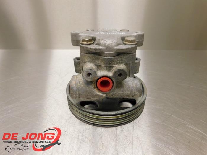 Gebruikte Pomp Servo Ford Fiesta 5 (JD/JH) 1.4 TDCi Prijs € 19,99 Margeregeling aangeboden door Autodemontagebedrijf de Jong