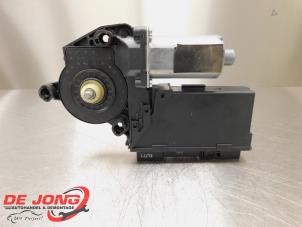 Gebruikte Raammotor Portier Audi A8 (D3) 3.0 TDI V6 24V Quattro Prijs € 29,99 Margeregeling aangeboden door Autodemontagebedrijf de Jong