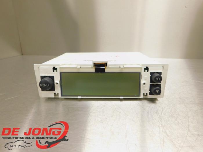 Gebruikte Display Interieur Nissan Micra (K12) 1.0 16V Prijs € 19,00 Margeregeling aangeboden door Autodemontagebedrijf de Jong