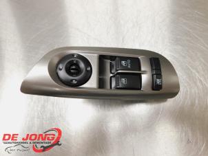 Gebruikte Schakelblok ruiten Hyundai Coupe 2.7 V6 24V Prijs € 29,00 Margeregeling aangeboden door Autodemontagebedrijf de Jong