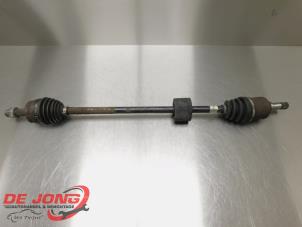 Gebruikte Aandrijfas rechts-voor Fiat Grande Punto (199) 1.2 Prijs € 19,95 Margeregeling aangeboden door Autodemontagebedrijf de Jong