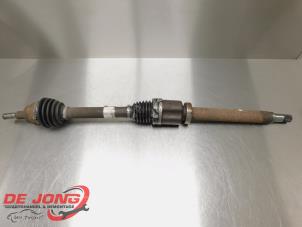 Gebruikte Cardanas rechts-voor (VWA) Ford Transit Connect (PJ2) 1.6 TDCi 16V 95 Prijs € 59,99 Margeregeling aangeboden door Autodemontagebedrijf de Jong