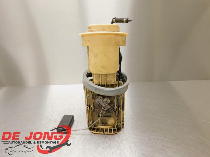 Gebruikte Tank element Pomp Volkswagen Touran (1T1/T2) 1.9 TDI 105 Prijs € 19,99 Margeregeling aangeboden door Autodemontagebedrijf de Jong