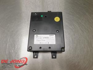 Gebruikte Telefoon Module Volkswagen Golf V Variant (1K5) 2.0 TDI DPF Prijs € 26,90 Margeregeling aangeboden door Autodemontagebedrijf de Jong