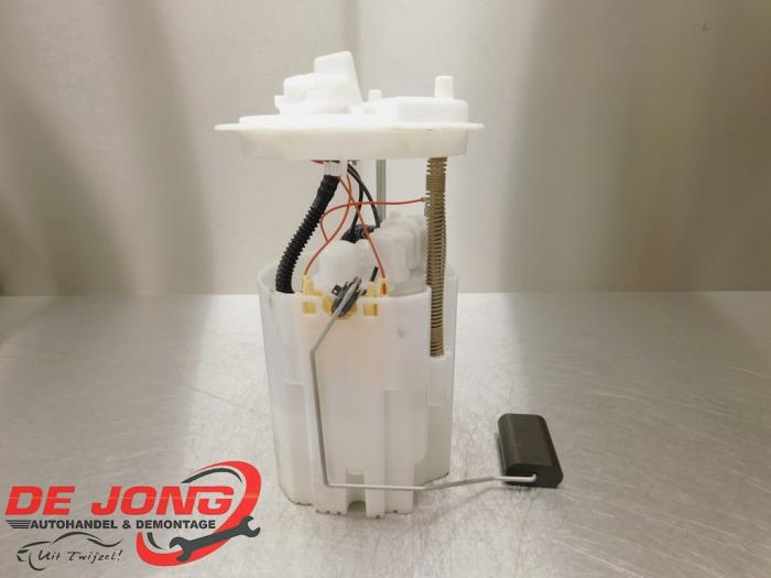 Gebruikte Tank element Pomp Opel Corsa E 1.4 16V Prijs € 34,95 Margeregeling aangeboden door Autodemontagebedrijf de Jong
