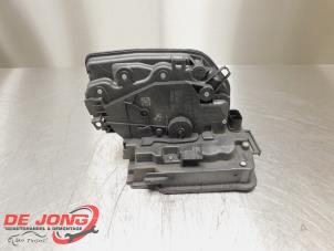 Gebruikte Deurslot Mechaniek 4Deurs links-voor Mini Mini (F55) 1.5 12V Cooper D Prijs € 19,90 Margeregeling aangeboden door Autodemontagebedrijf de Jong