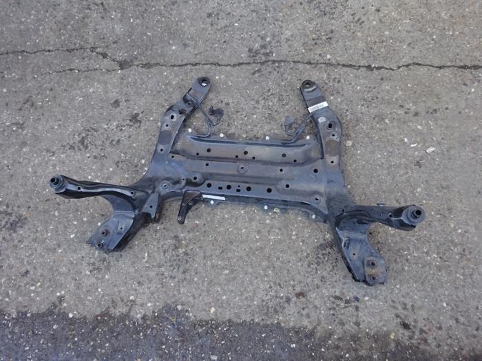 Gebruikte Subframe Mini Mini (F55) 1.5 12V Cooper D Prijs € 75,00 Margeregeling aangeboden door Autodemontagebedrijf de Jong