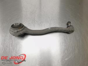 Gebruikte Draagarm onder rechts-voor Mercedes SLK (R171) 3.0 280 V6 24V Prijs € 30,20 Margeregeling aangeboden door Autodemontagebedrijf de Jong