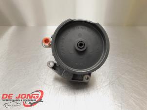 Gebruikte Pomp Servo Mercedes SLK (R171) 3.0 280 V6 24V Prijs € 99,99 Margeregeling aangeboden door Autodemontagebedrijf de Jong