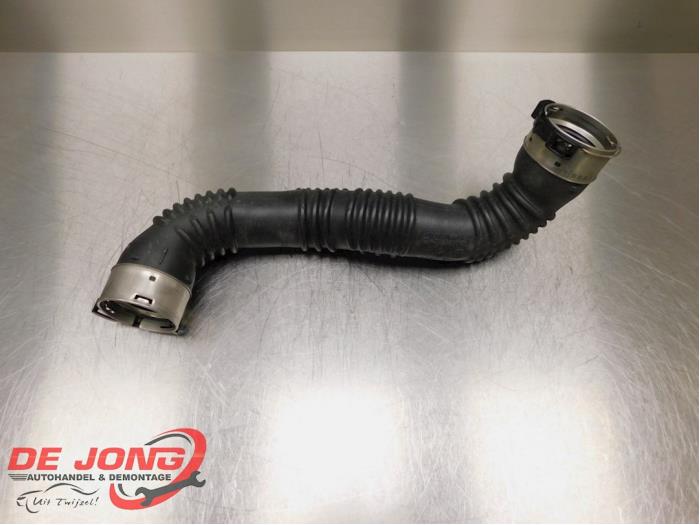 Gebruikte Intercooler Buis Mercedes CLA (117.3) 2.2 CLA-220 CDI, 220 d 16V Prijs € 14,99 Margeregeling aangeboden door Autodemontagebedrijf de Jong