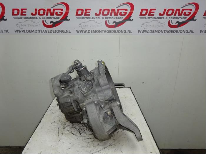 Versnellingsbak van een Opel Mokka X 1.6 CDTI 16V 2017