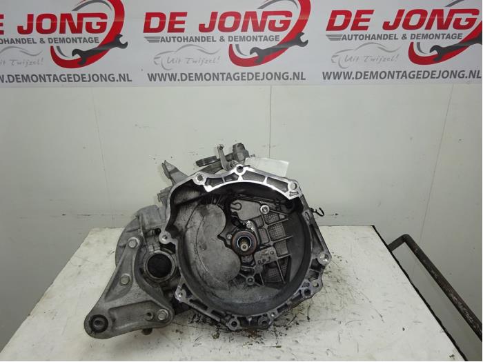 Versnellingsbak van een Opel Mokka X 1.6 CDTI 16V 2017