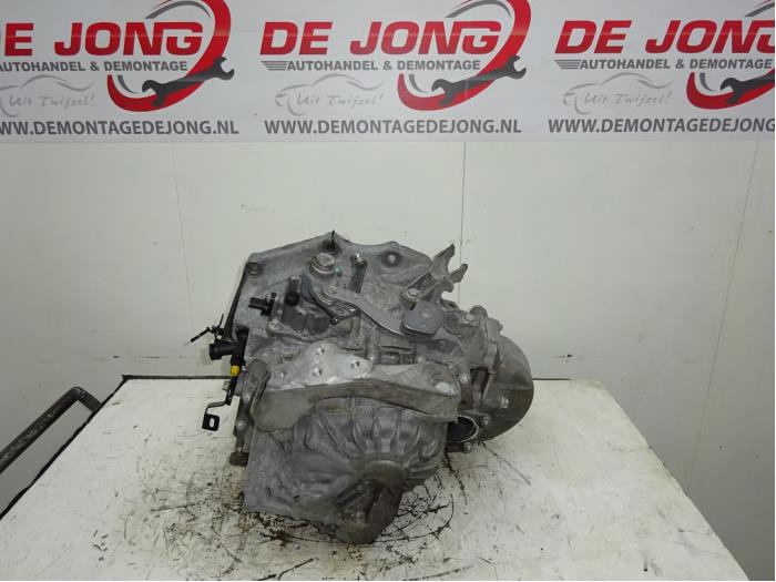 Versnellingsbak van een Opel Mokka X 1.6 CDTI 16V 2017