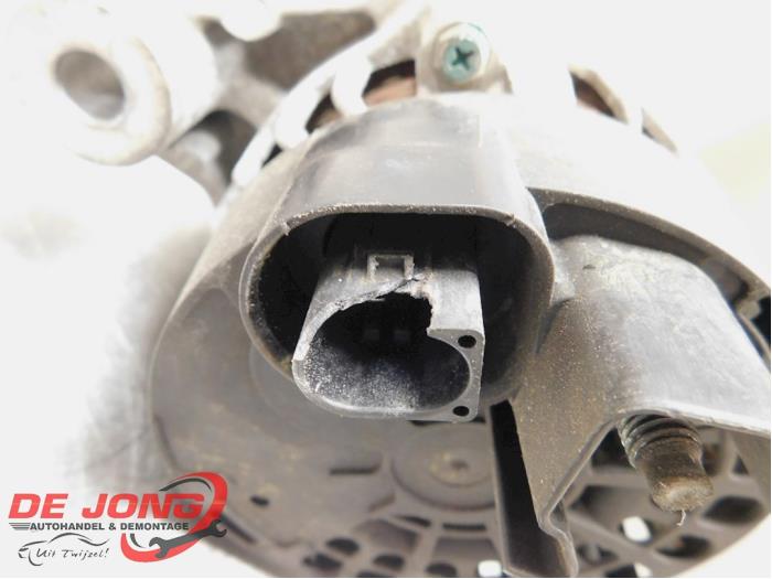 Dynamo van een Fiat 500L 2013