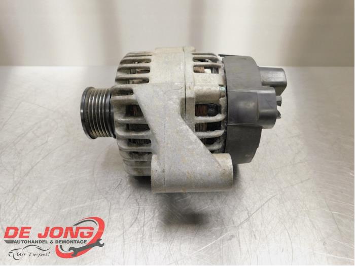 Dynamo van een Fiat 500L 2013