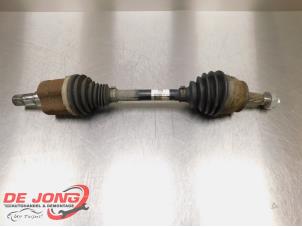 Gebruikte Aandrijfas links-voor Opel Corsa E 1.4 Turbo 16V Prijs € 19,99 Margeregeling aangeboden door Autodemontagebedrijf de Jong