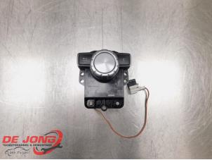 Gebruikte MMI schakelaar Mercedes SLK (R172) 2.1 250 CDI 16V BlueEFFICIENCY Prijs € 73,95 Margeregeling aangeboden door Autodemontagebedrijf de Jong