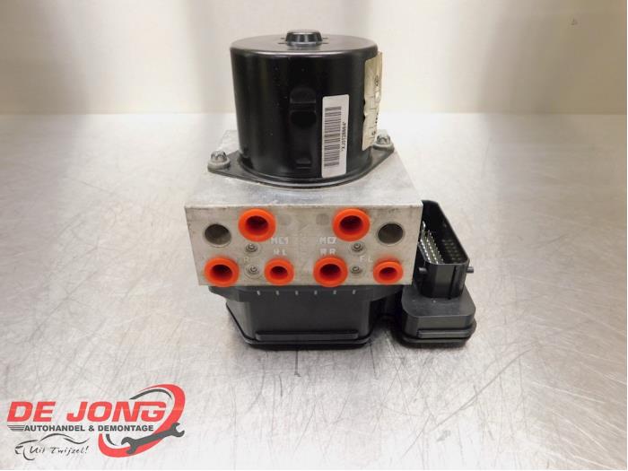 Gebruikte ABS Pomp Opel Insignia 2.8 V6 Turbo 24V 4x4 Ecotec Prijs € 44,99 Margeregeling aangeboden door Autodemontagebedrijf de Jong