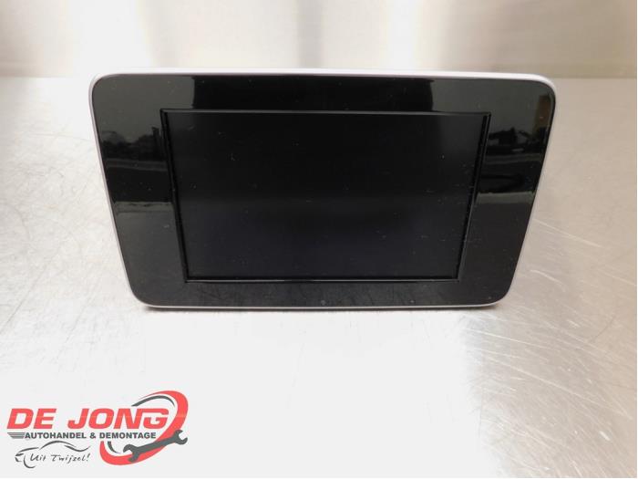 Gebruikte Display Interieur Mercedes C Estate (S205) C-220 CDI BlueTEC, C-220 d 2.2 16V Prijs € 131,20 Margeregeling aangeboden door Autodemontagebedrijf de Jong