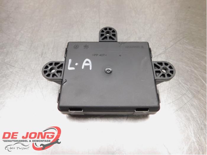 Centrale Deurvergrendelings Module van een Ford Grand C-Max (DXA) 2.0 TDCi 16V 2011