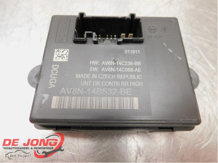 Centrale Deurvergrendelings Module van een Ford Grand C-Max (DXA) 2.0 TDCi 16V 2011