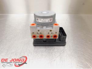 Gebruikte ABS Pomp BMW 1 serie (F21) 118i 1.5 TwinPower 12V Prijs € 104,99 Margeregeling aangeboden door Autodemontagebedrijf de Jong
