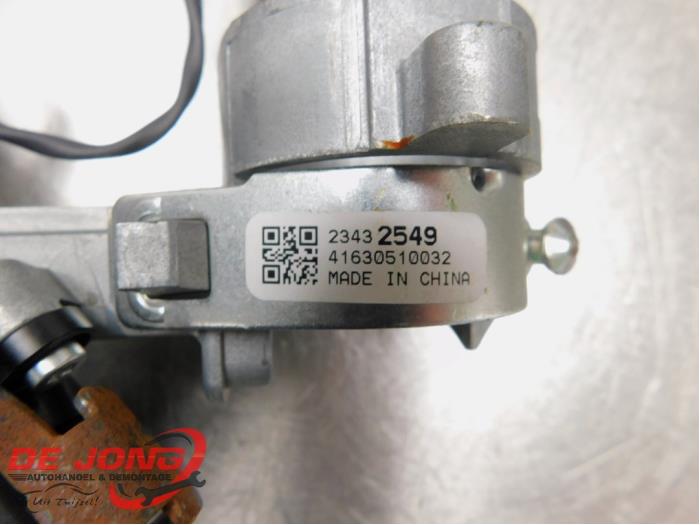 Kontaktslot+Sleutel van een Opel Zafira Tourer (P12) 2.0 CDTI 16V 165 Ecotec 2014