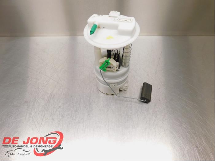 Gebruikte Tank element Pomp Renault Twingo II (CN) 1.2 16V Prijs € 16,99 Margeregeling aangeboden door Autodemontagebedrijf de Jong