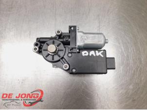 Gebruikte Schuifdak Motor Mitsubishi Outlander (CW) 2.2 DI-D 16V 4x4 Prijs € 75,00 Margeregeling aangeboden door Autodemontagebedrijf de Jong