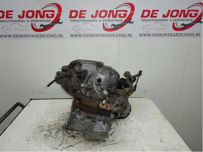 Versnellingsbak van een Daewoo Lacetti (KLAN) 1.6 16V 2005