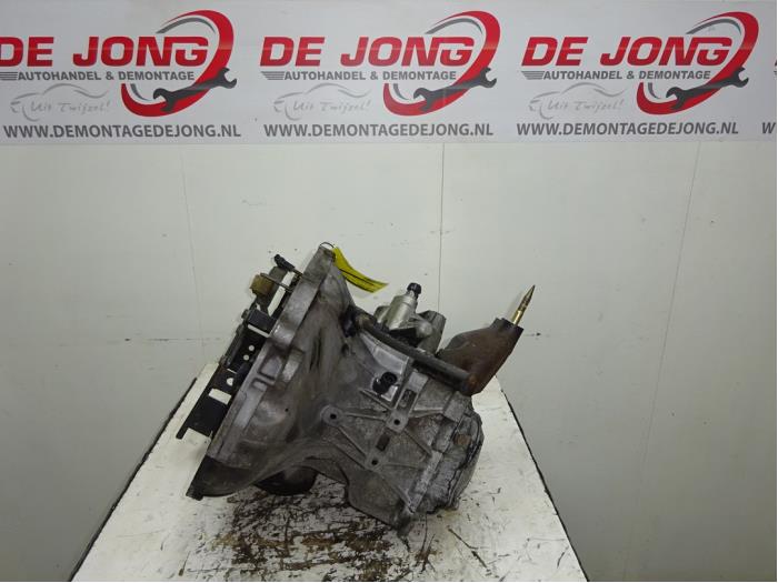 Versnellingsbak van een Daewoo Lacetti (KLAN) 1.6 16V 2005
