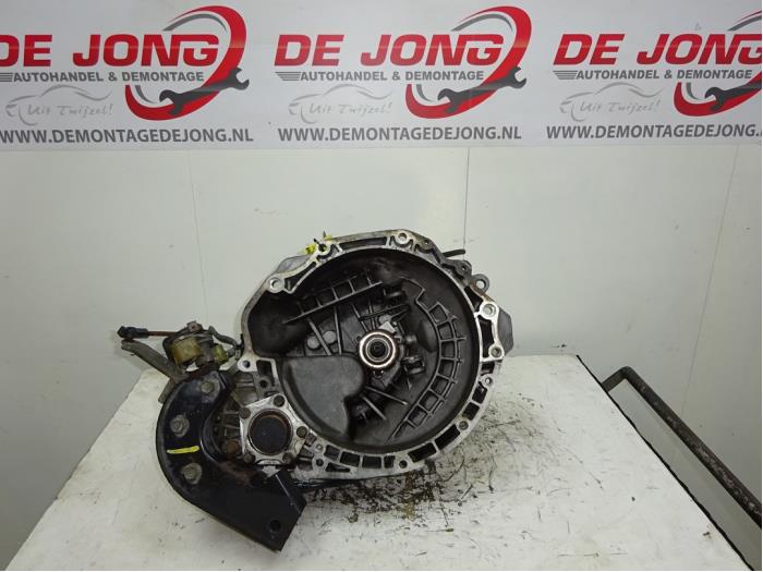 Versnellingsbak van een Daewoo Lacetti (KLAN) 1.6 16V 2005