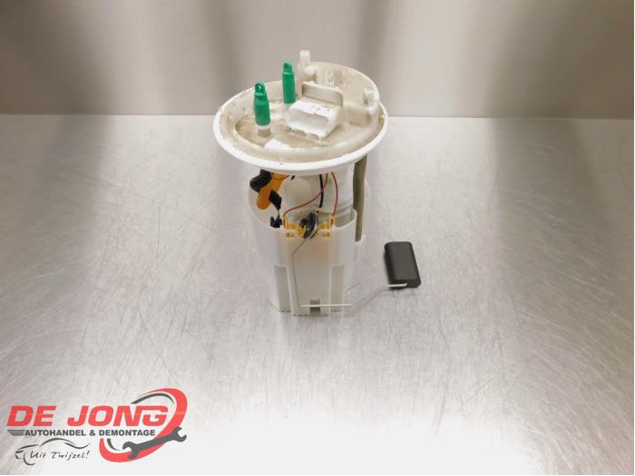 Gebruikte Tank element Pomp Opel Corsa E 1.4 Turbo 16V Prijs € 74,99 Margeregeling aangeboden door Autodemontagebedrijf de Jong