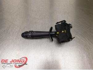 Gebruikte Pinker Schakelaar Opel Vivaro 2.5 DTI 16V Prijs € 35,00 Margeregeling aangeboden door Autodemontagebedrijf de Jong