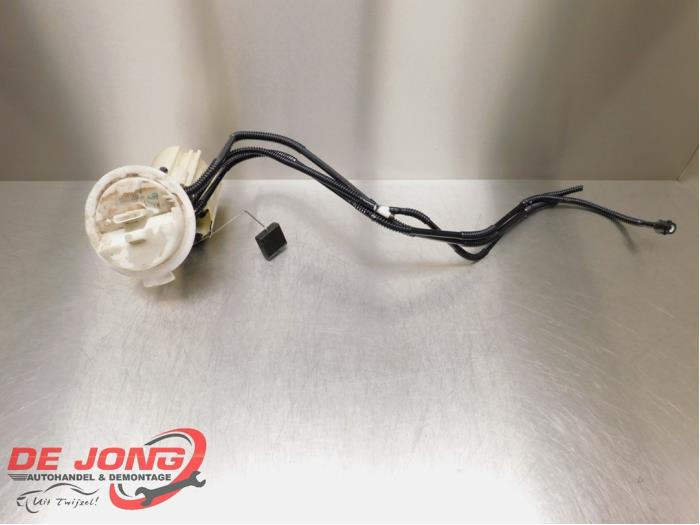 Gebruikte Tank element Pomp Mercedes C (W204) 2.2 C-220 CDI 16V BlueEFFICIENCY Prijs € 39,95 Margeregeling aangeboden door Autodemontagebedrijf de Jong