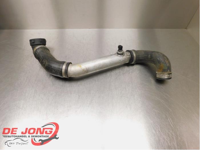 Gebruikte Intercooler Buis BMW X3 (E83) 2.0d 16V Prijs € 125,00 Margeregeling aangeboden door Autodemontagebedrijf de Jong