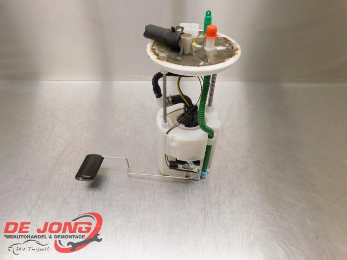 Gebruikte Tank element Pomp Hyundai iX35 (LM) 2.0 CRDi 16V 4x4 Prijs € 52,45 Margeregeling aangeboden door Autodemontagebedrijf de Jong