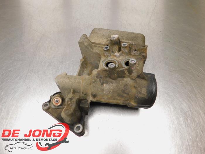 Gebruikte Oliefilterhuis Opel Movano 2.3 CDTi Biturbo 16V FWD Prijs € 48,39 Inclusief btw aangeboden door Autodemontagebedrijf de Jong