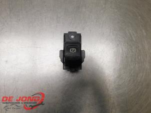 Gebruikte Schakelaar handrem Opel Insignia 2.0 CDTI 16V 160 Ecotec Prijs € 4,99 Margeregeling aangeboden door Autodemontagebedrijf de Jong