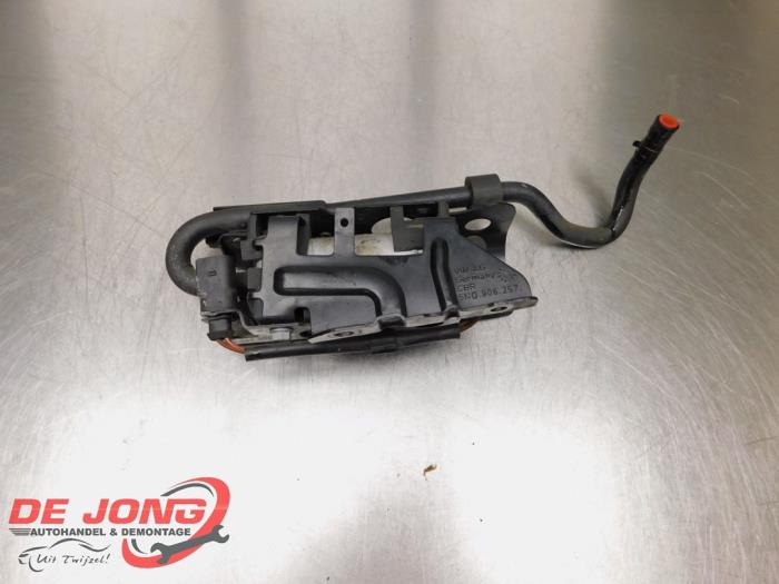 Gebruikte Tank element Pomp Audi A3 (8P1) 2.0 TDI 16V Prijs € 24,95 Margeregeling aangeboden door Autodemontagebedrijf de Jong