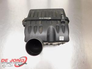 Gebruikte Luchtfilterhuis Hyundai Santa Fe I 2.0 CRDi 16V 4x4 Prijs € 34,00 Margeregeling aangeboden door Autodemontagebedrijf de Jong