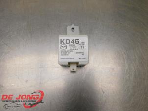 Gebruikte Module keyless vehicle Mazda 6 SportBreak (GJ/GH/GL) 2.2 SkyActiv-D 150 16V Prijs € 49,90 Margeregeling aangeboden door Autodemontagebedrijf de Jong