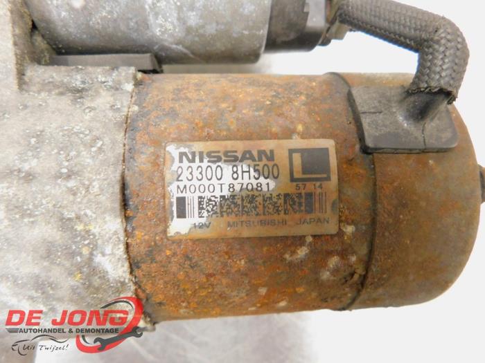 Startmotor van een Nissan X-Trail (T30) 2.0 16V 4x2 2005