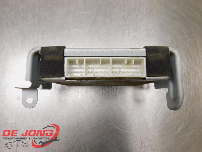 Computer Body Control van een Mitsubishi Pajero Hardtop (V6/7) 3.2 DI-D 16V Autom. 2009