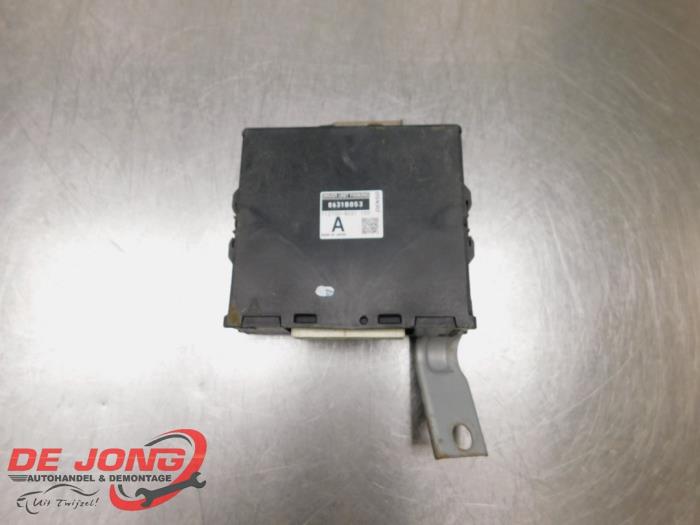 PDC Module van een Mitsubishi Outlander (GF/GG) 2.0 16V PHEV 4x4 2015